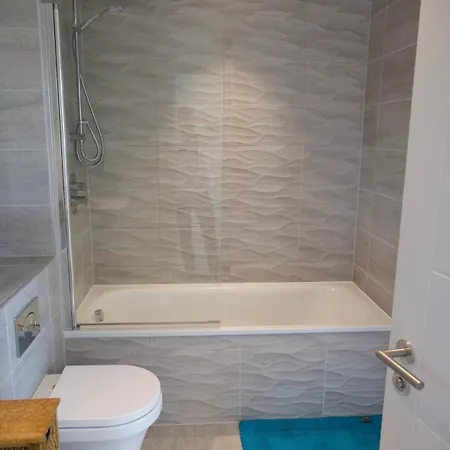 דירה Stunning New Rustic Townhouse *