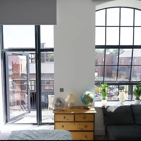 Stunning New Rustic Townhouse Bristol