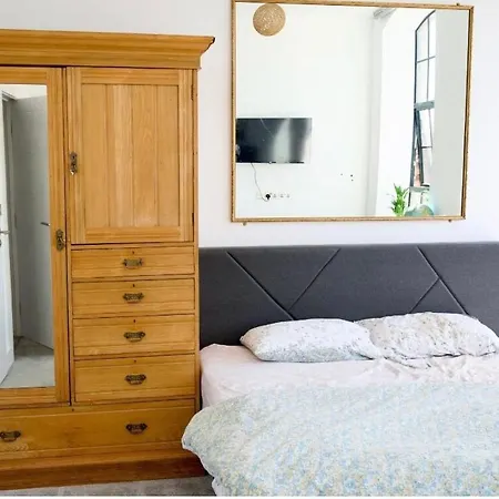 Stunning New Rustic Townhouse Bristol